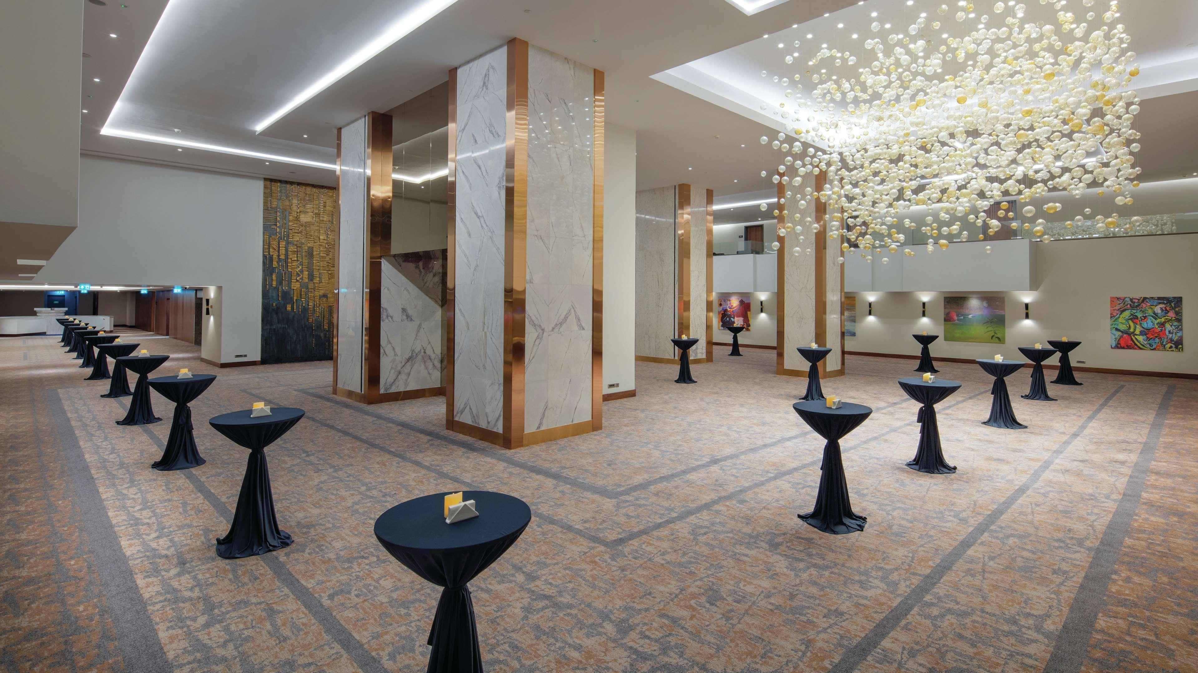 Hilton Istanbul Maslak Hotel Esterno foto